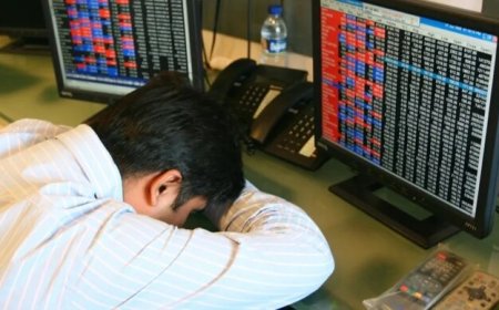 Sensex and Nifty Slip as Investors Remain Cautious