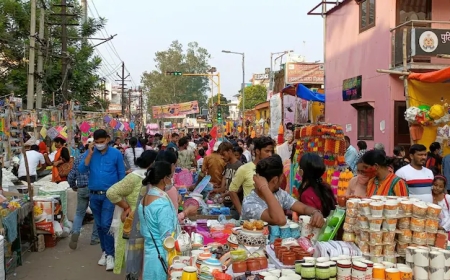 Markets See Increased Shopping Rush During Festivals