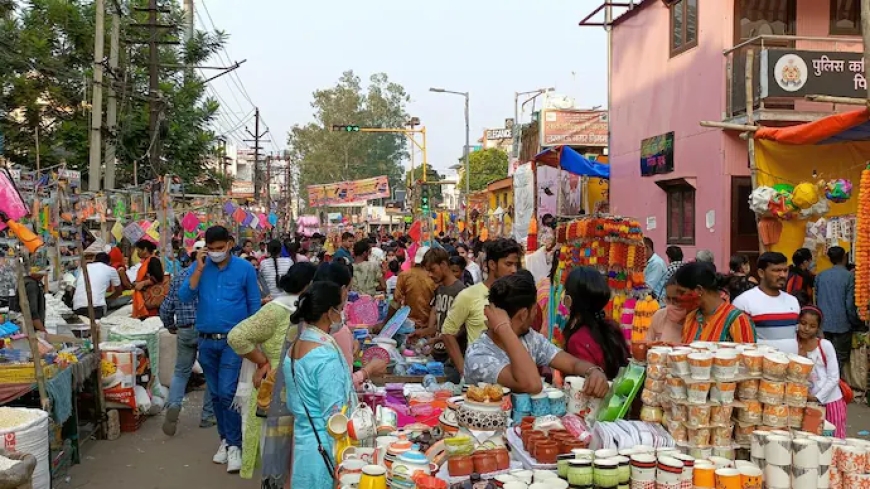 Markets See Increased Shopping Rush During Festivals