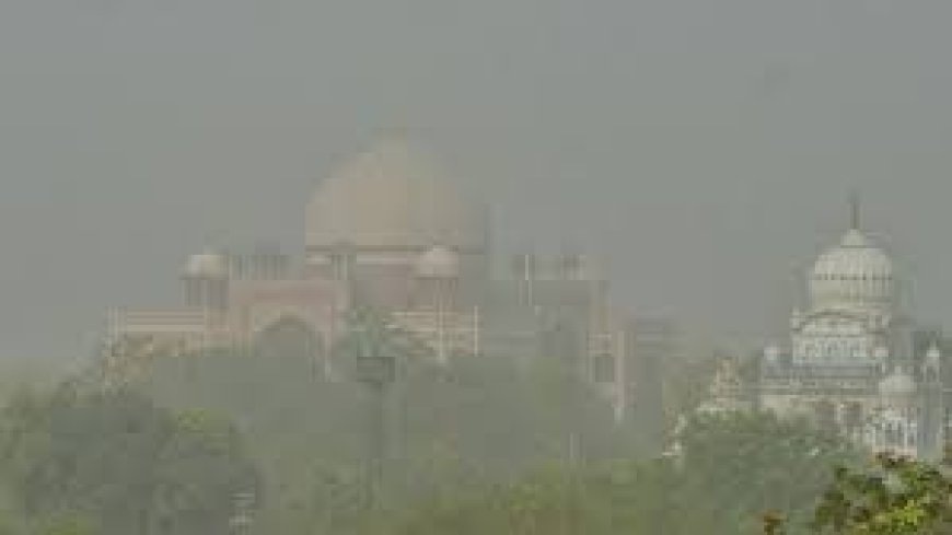 दिल्ली-एनसीआर में अचानक धुंध से लोग हैरान