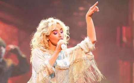 Sabrina Carpenter Set for First Coachella Headlining Performance